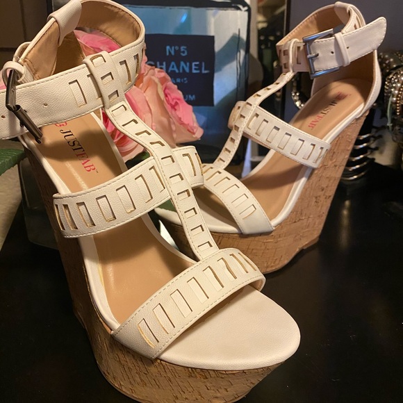 JustFab Shoes - Justfab white scrappy wedges